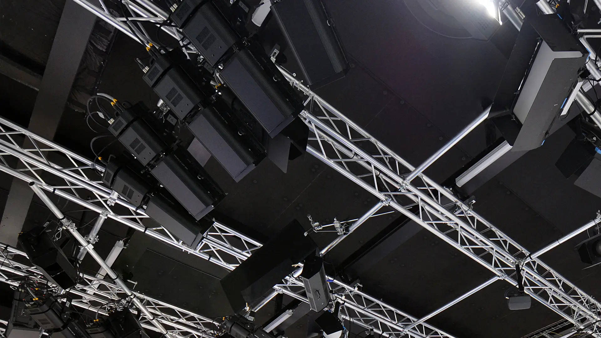 TV Studio profilo-led-200 FC
